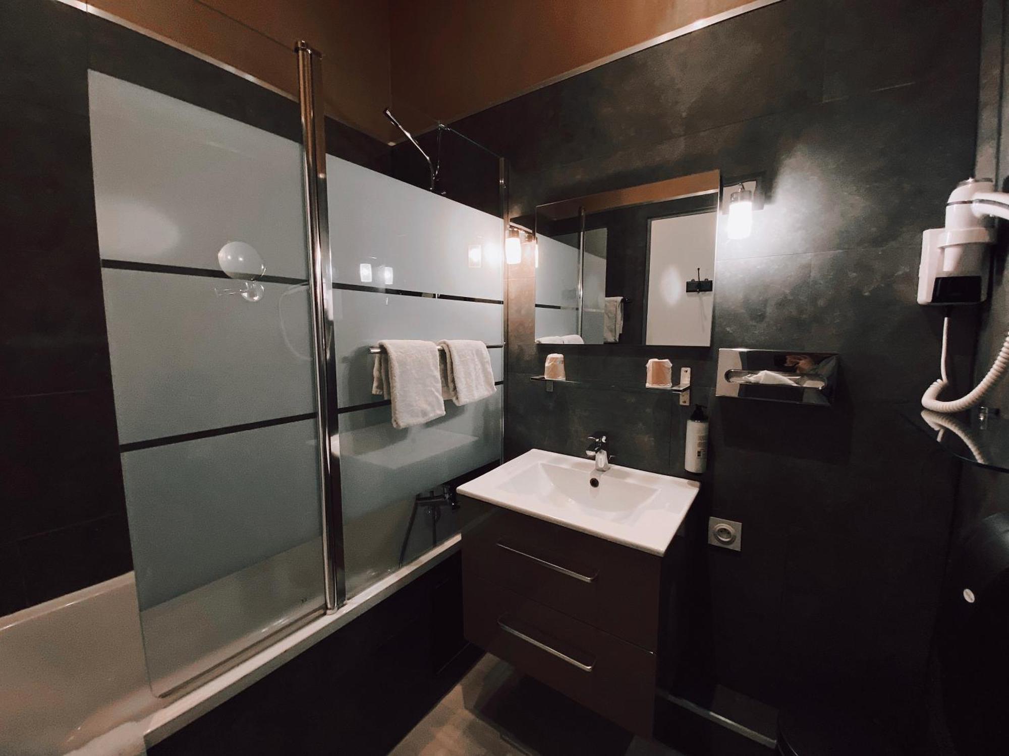 Royal Hotel Νιμ Δωμάτιο φωτογραφία