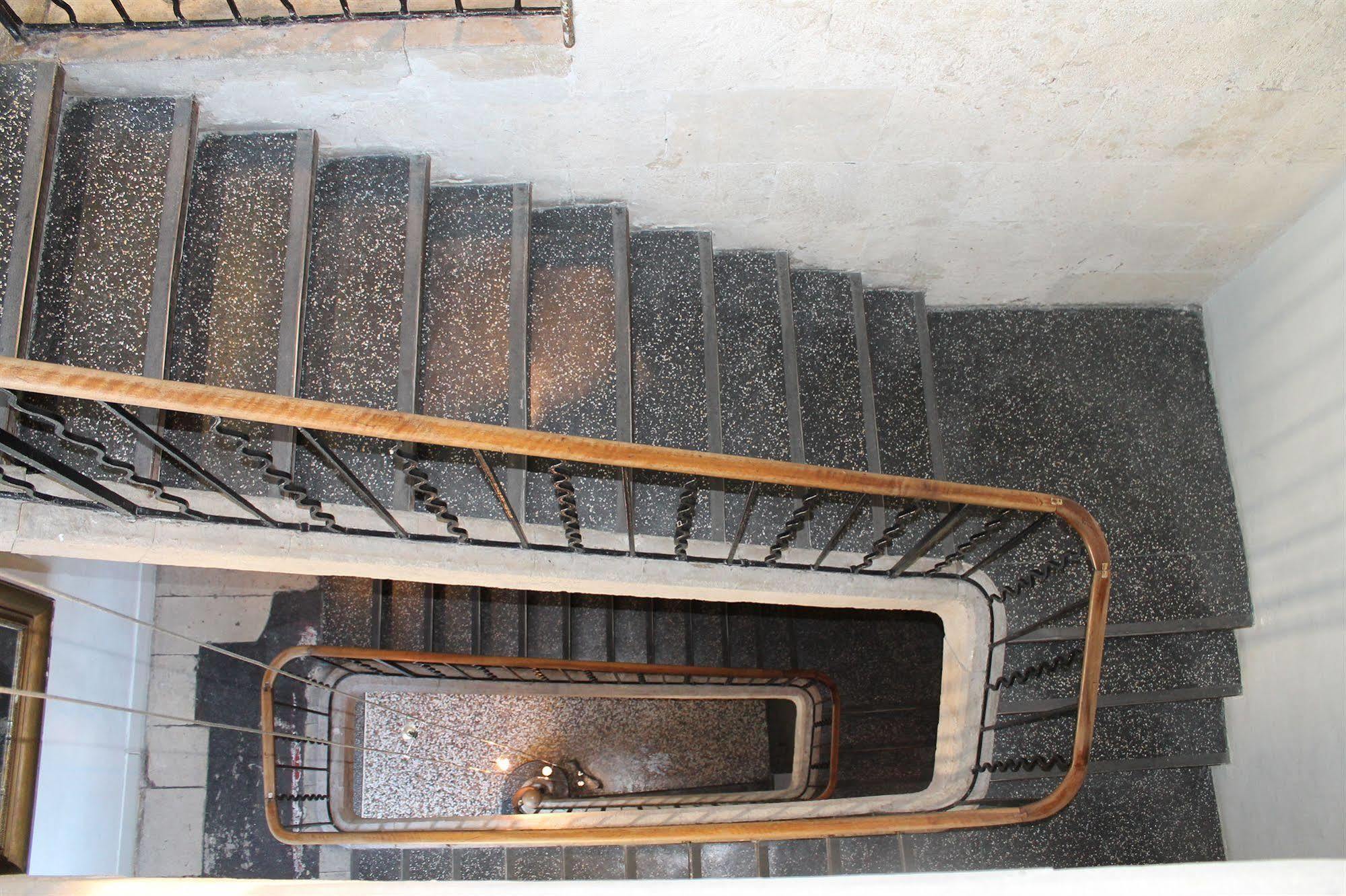 Royal Hotel Νιμ Εξωτερικό φωτογραφία